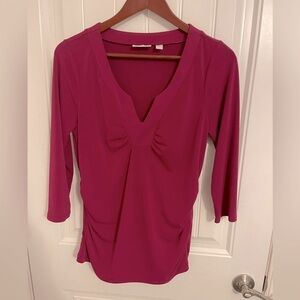 NEW YORK &amp; COMPANY STRETCH‎ 3/4 sleeve  front V-neck women's size medium red